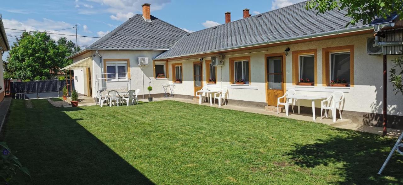Rozika Apartman Ii. Хайдусобосло Экстерьер фото