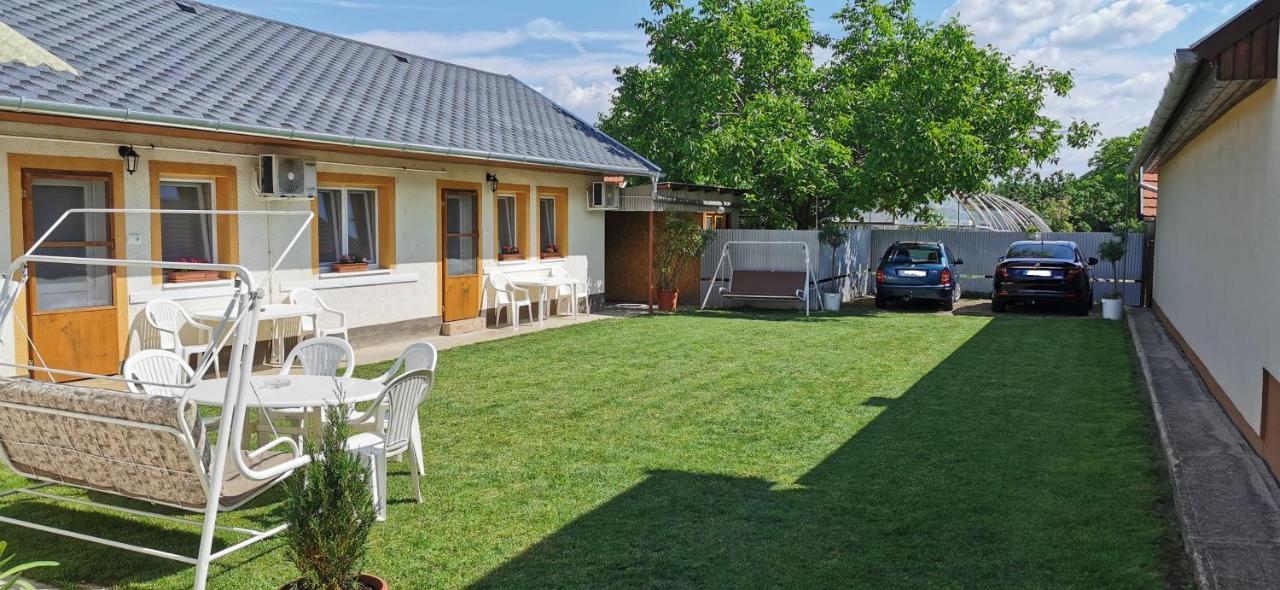 Rozika Apartman Ii. Хайдусобосло Экстерьер фото